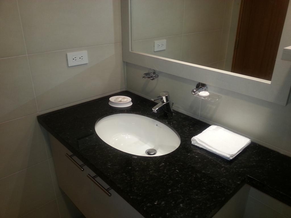Suites Metropoli Edificio Torino Quito Zewnętrze zdjęcie